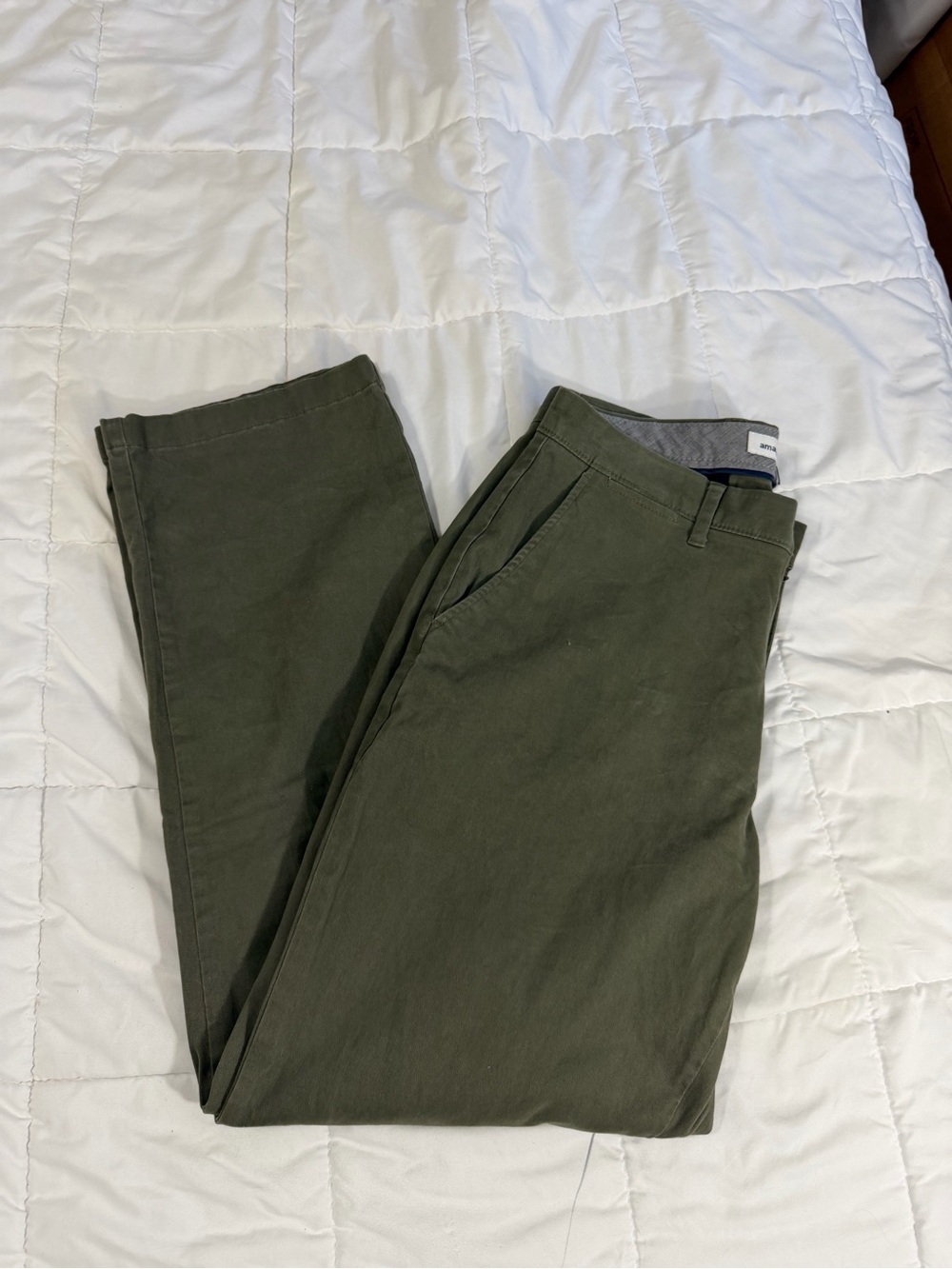 Amazon Essentials Olive Chino Pants for Men